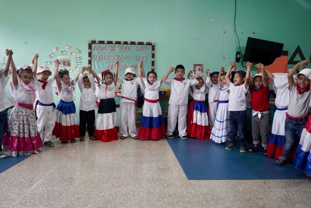 Las niñas y niños del CEN-CINAI de Alajuelita centro se mostraron felices.